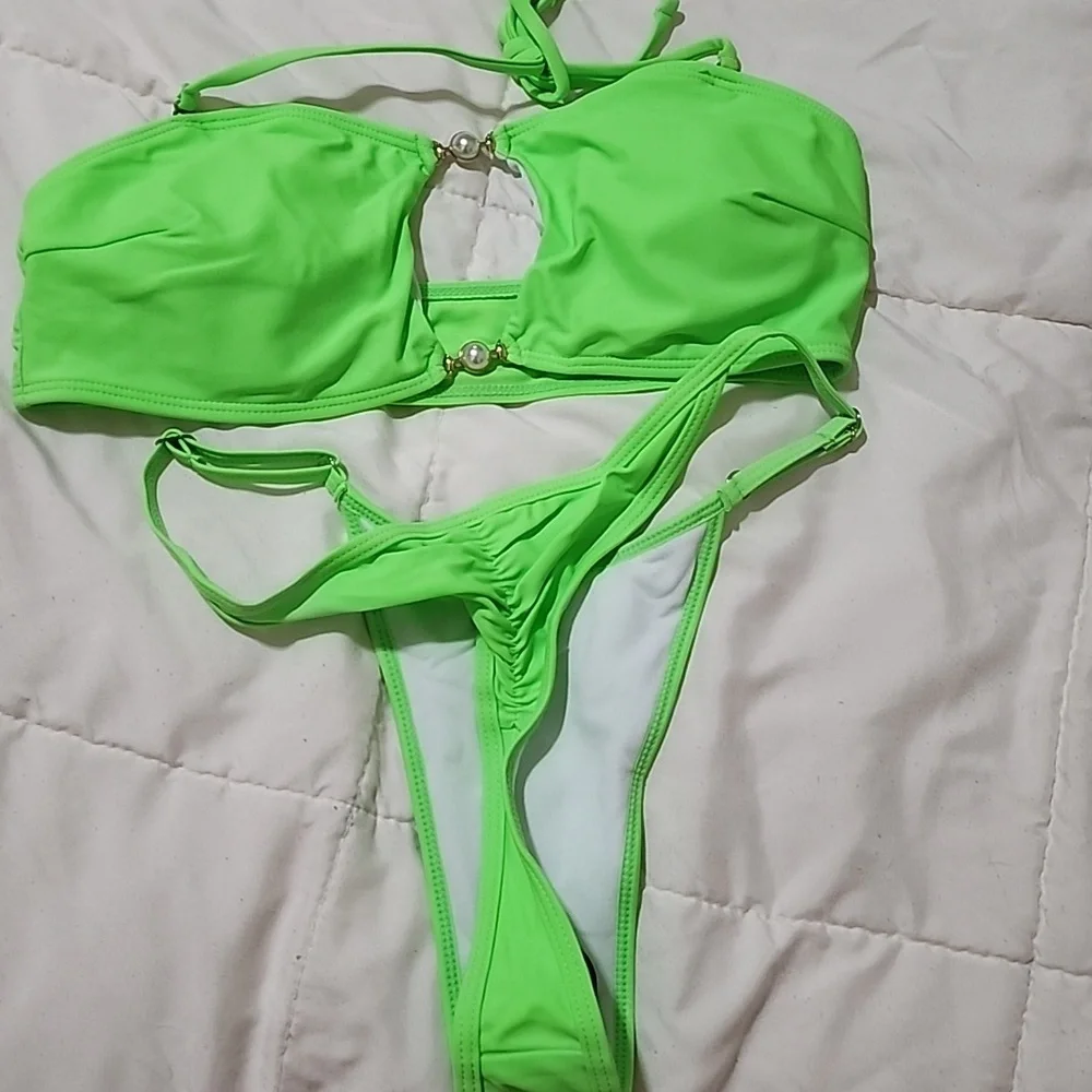 Thong bikini - Picture 8 of 9